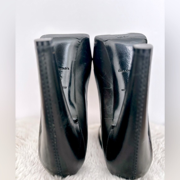 BALENCIAGA DESIGNER BLACK LEATHER PUMPS HAND MADE ITALY ALMOND TOE BUCKLE SZ 7 - Picture 10 of 16